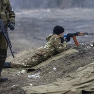 Боевики 15 раз обстреляли украинские позиции: штаб АТО