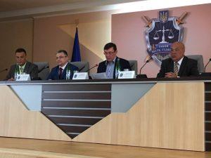 Луценко представил в Закарпатье нового прокурора (Фото)