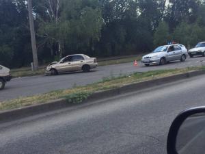 В Запорожье на Набережной «Ланос» подтолкнул «Хюндай» (ФОТО)