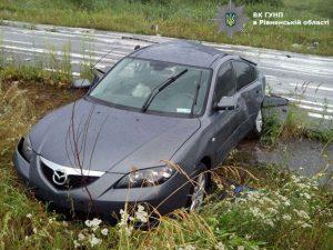 Запорожанка на «Мазде» врезалась в микроавтобус (ФОТО)