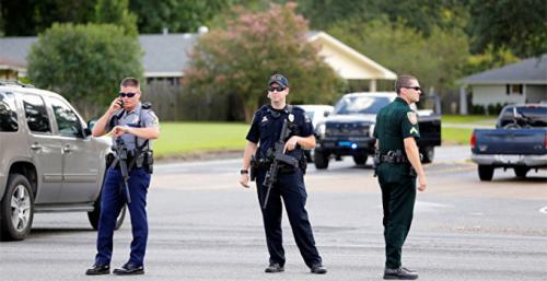 В американском городе Батон-Руж застрелили от трех до семи офицеров полиции