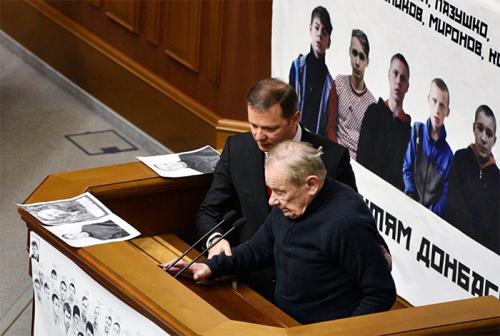 Как киевские путчисты не поделили импичмент Порошенко