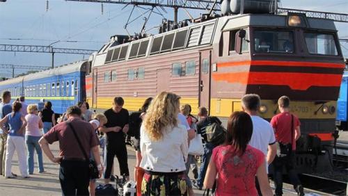 Журналист сел в поезд с украинцами и выслушал их тайны и печали