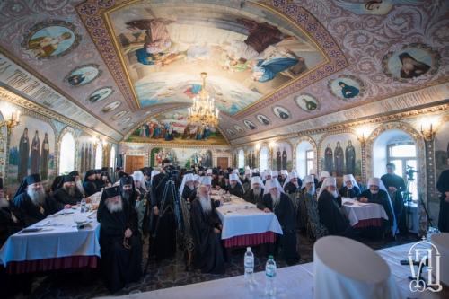Киевский диктатор приказал епископам УПЦ явится в Украинский дом