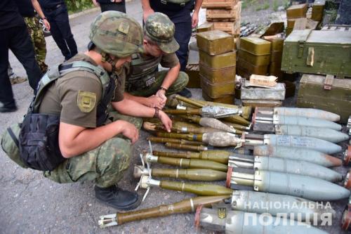 На Донбассе разоружён один чеченский и два неонацистских батальона